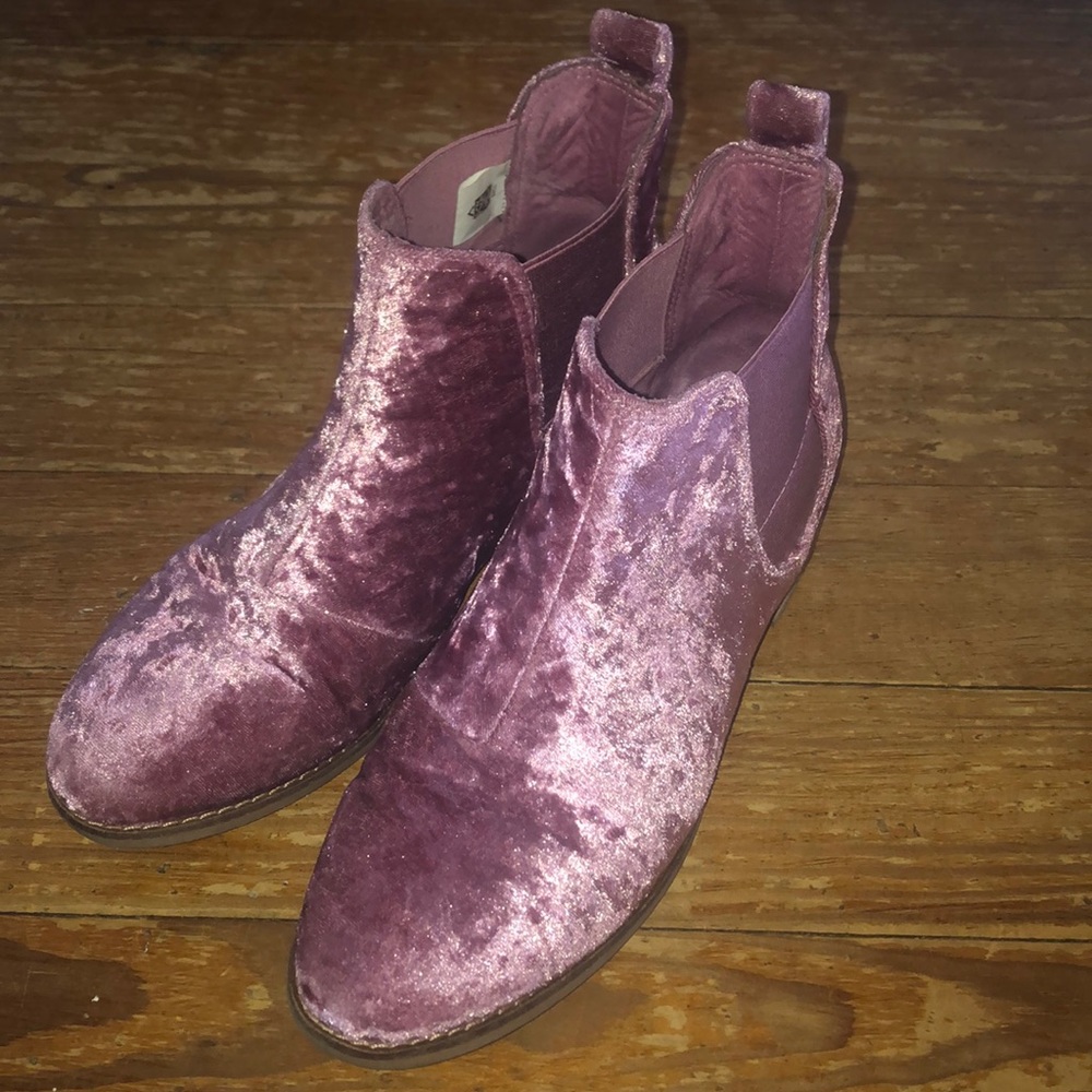 Ankle booties